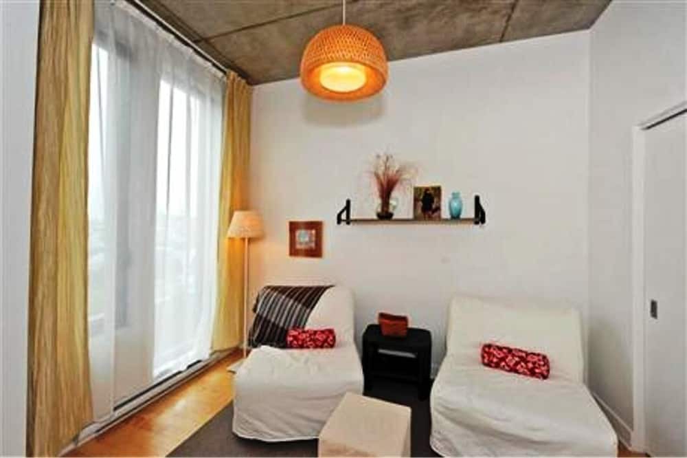 Photo of Bedroom in La Petite-Patrie