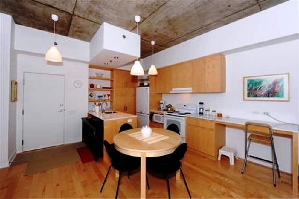 Photo of Kitchen in La Petite-Patrie