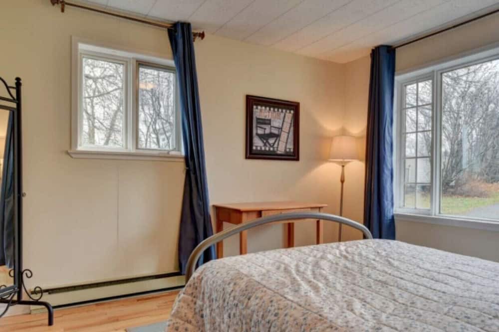 Photo of Bedroom in Berthier-sur-Mer