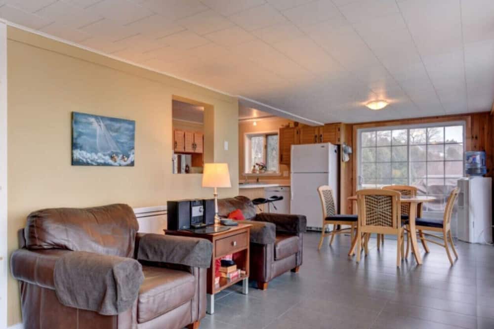 Photo of Livingroom in Berthier-sur-Mer