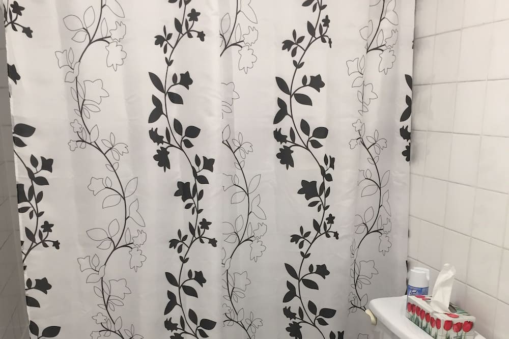 Photo of Bathroom in Neufchatel Est–Lebourgneuf