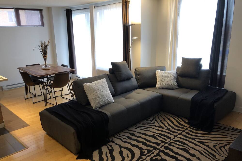 Photo of Livingroom in Saint-Laurent