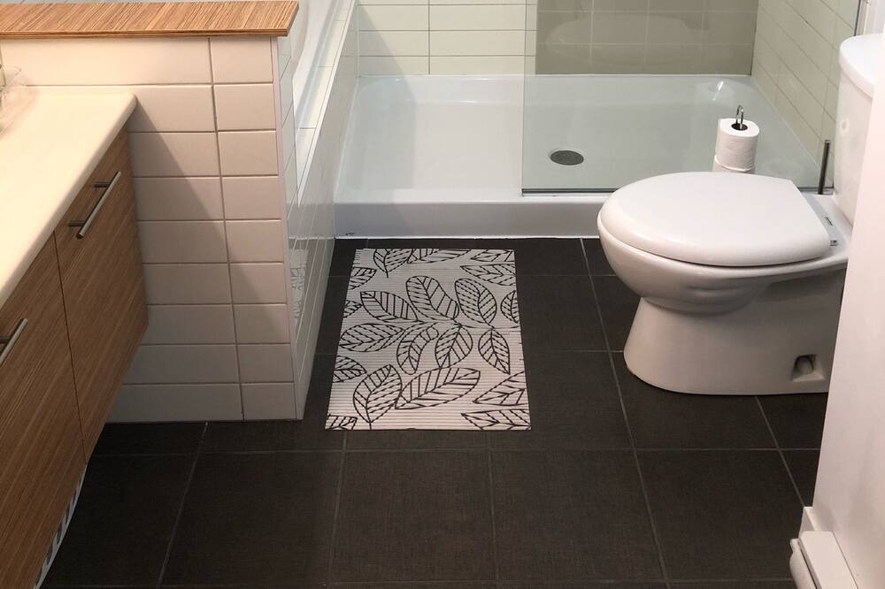 Photo of Bathroom in Saint-Laurent