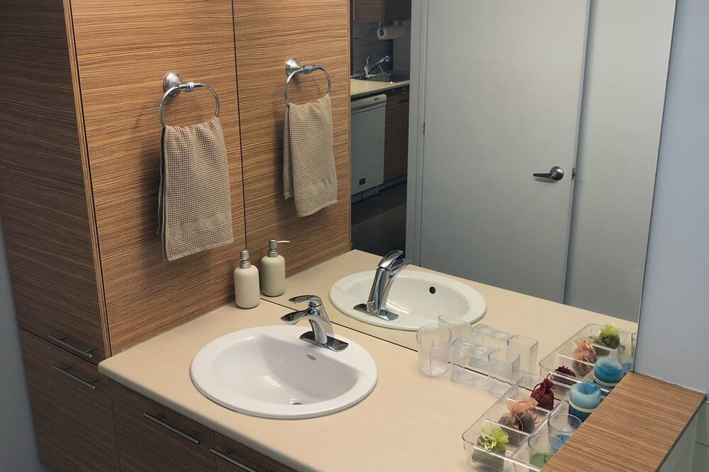 Photo of Bathroom in Saint-Laurent
