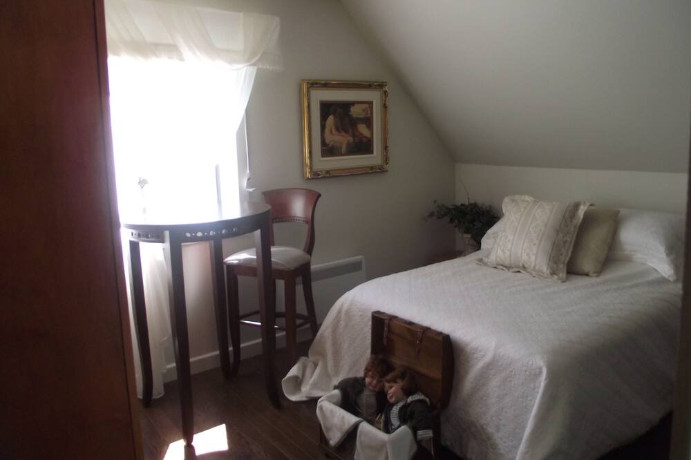 Photo of Bedroom in Larouche