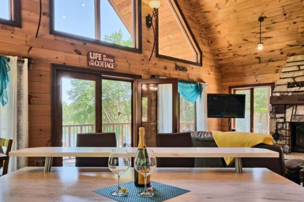 Photo of Livingroom in La Peche