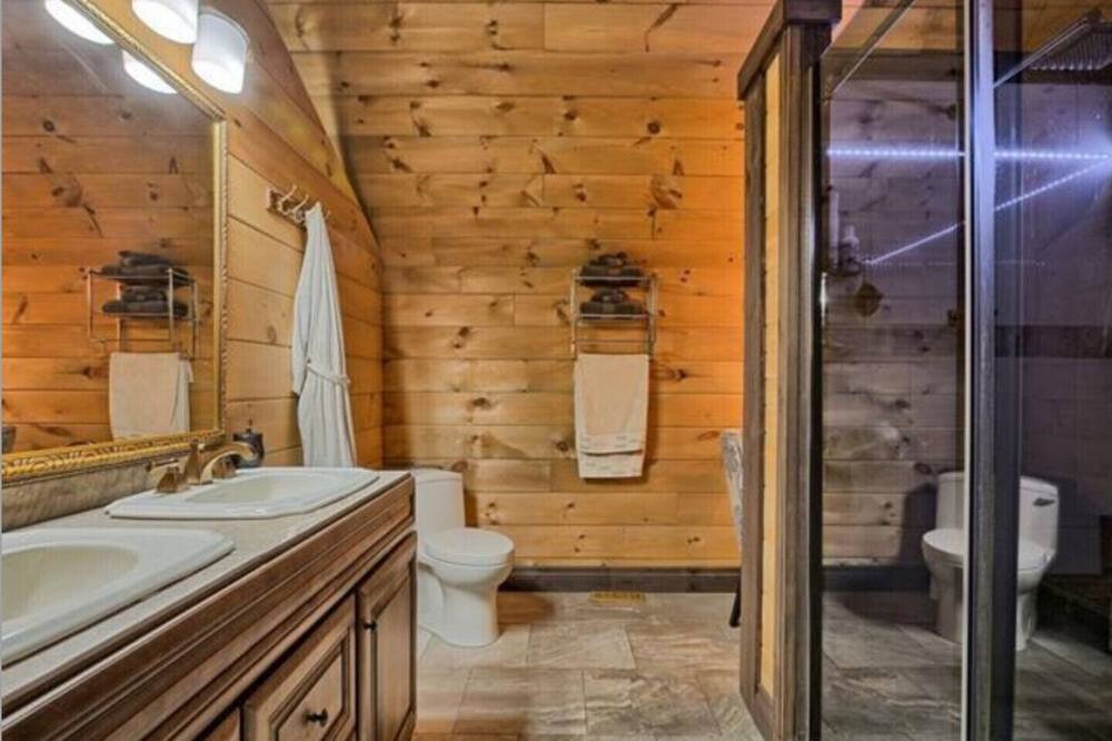 Photo of Bathroom in La Peche
