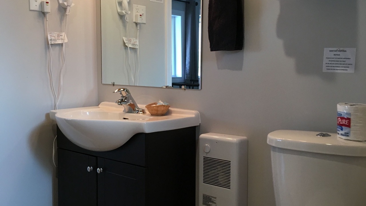 Photo of Bathroom in Okanagan-Similkameen