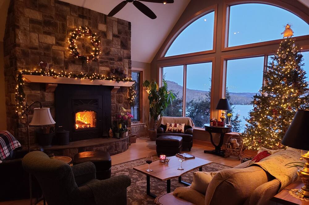 Photo of Livingroom in Val-des-Monts