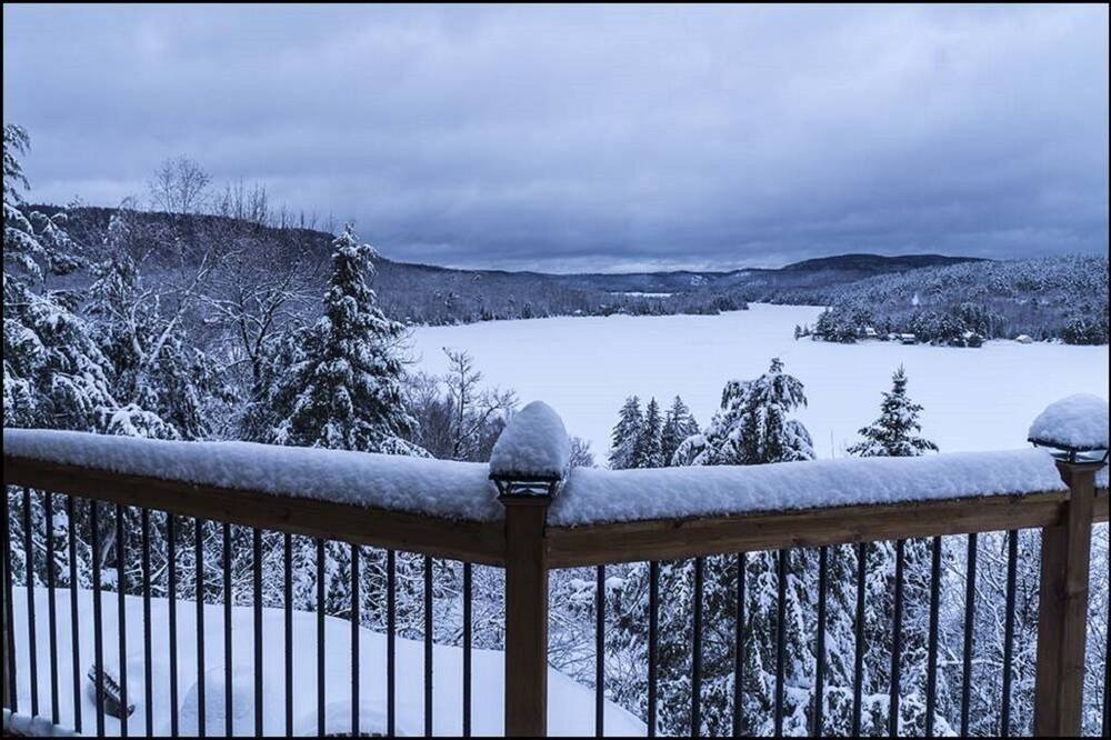 Photo of Patio Balcony in Val-des-Monts