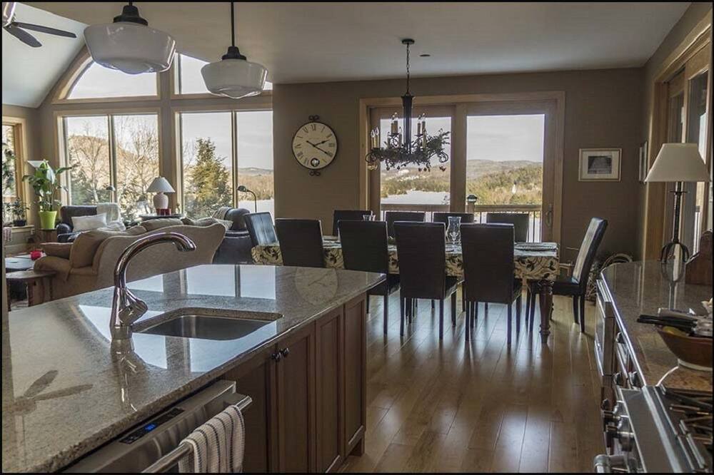 Photo of Kitchen in Val-des-Monts
