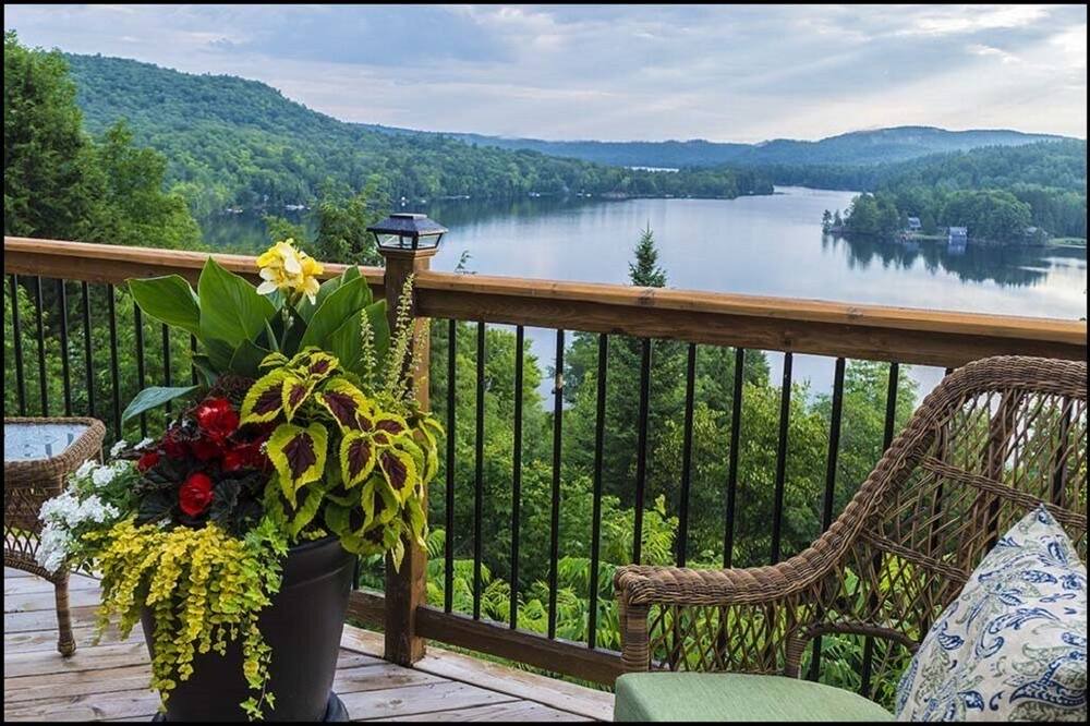 Photo of Patio Balcony in Val-des-Monts