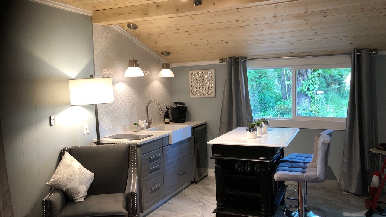 Photo of Livingroom in North Saanich