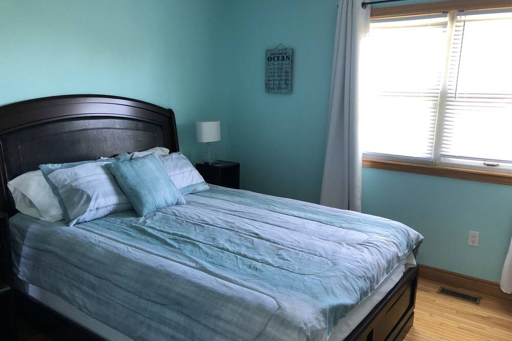 Photo of Bedroom in Seafoam