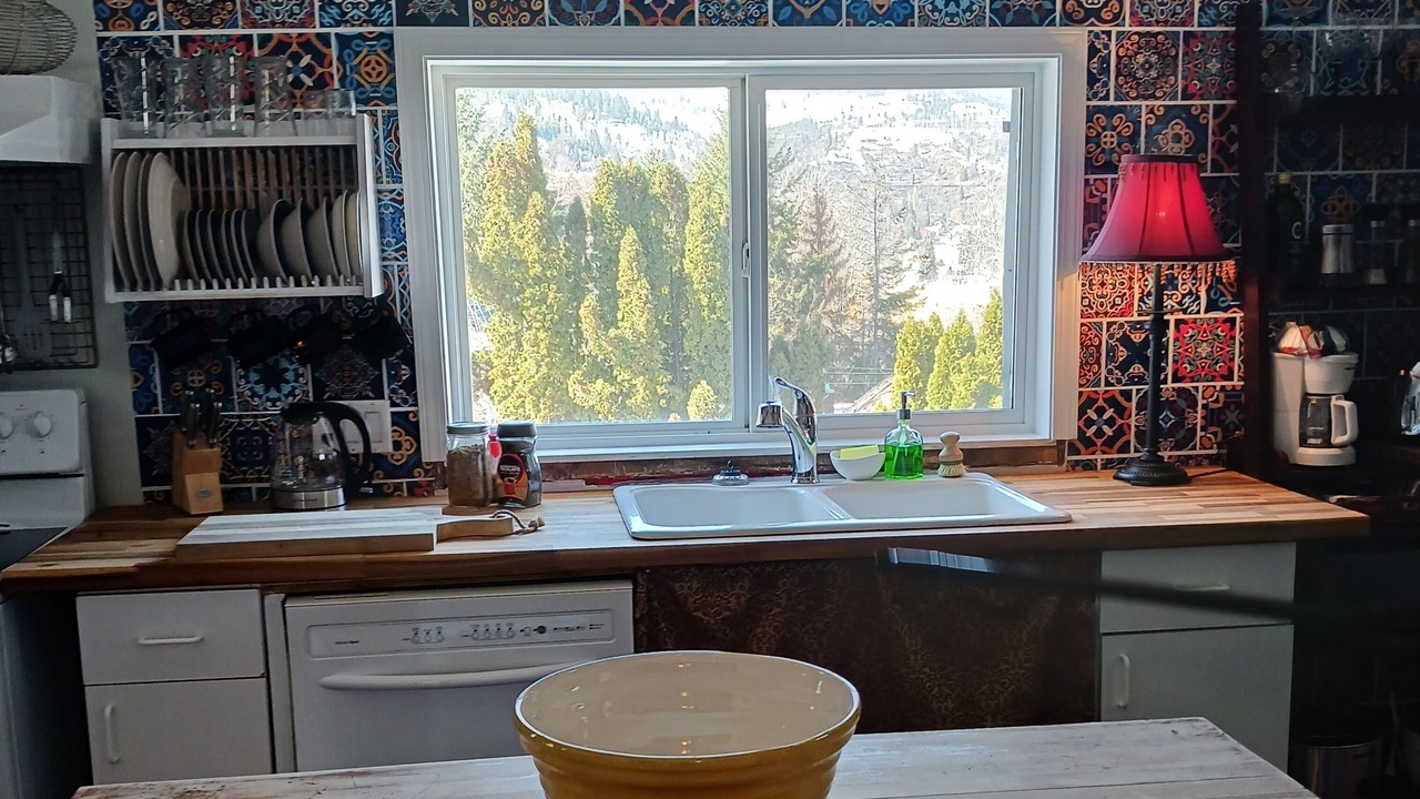 Photo of Kitchen in Trail