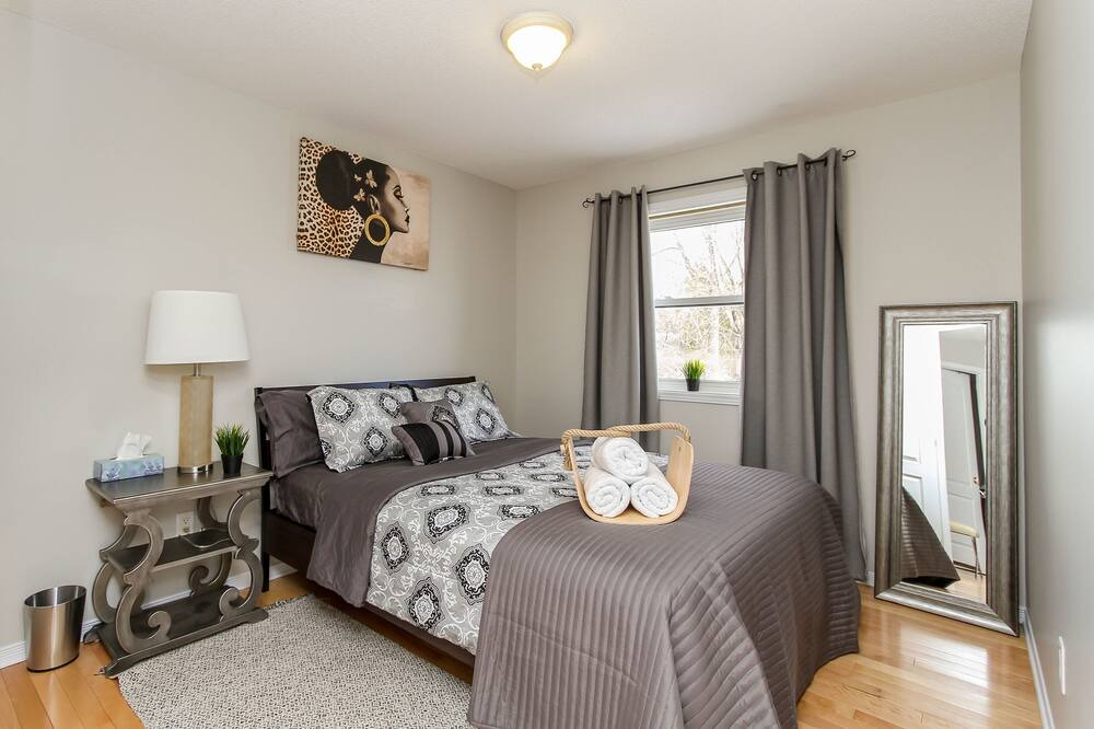 Photo of Bedroom in District d'Aylmer