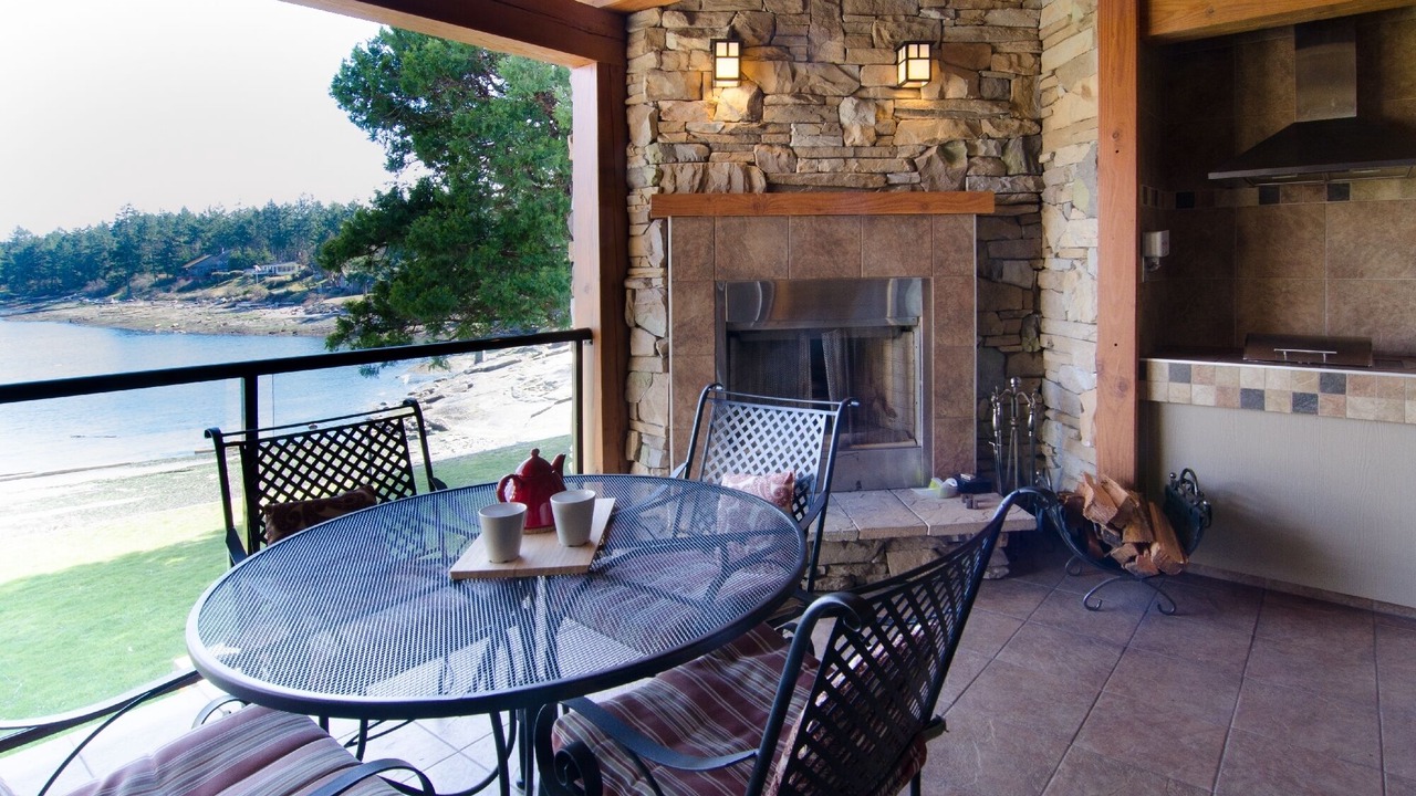 Photo of Patio Balcony in Sturdies Bay