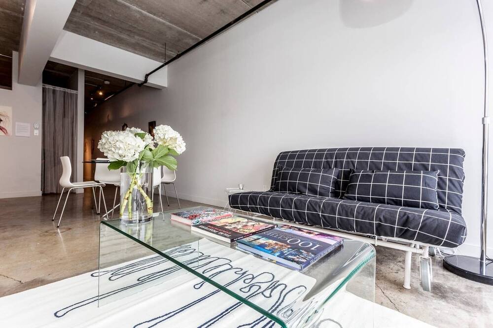 Photo of Livingroom in Mile End