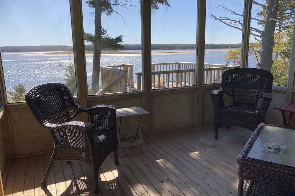Photo of Outdoor in Red House