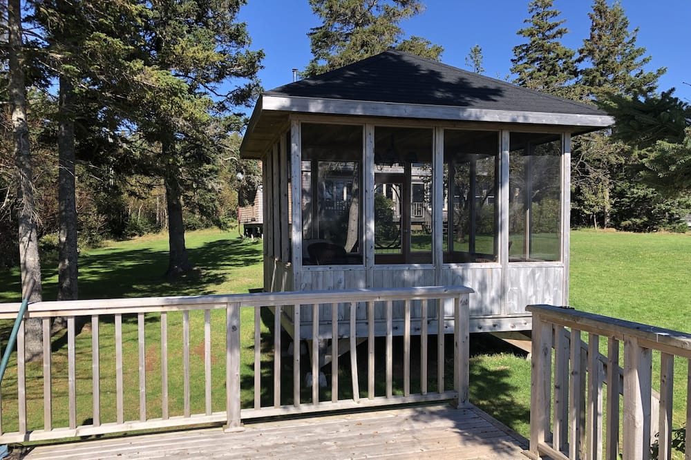 Photo of Outdoor in Red House