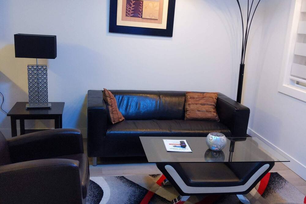 Photo of Livingroom in Guildford