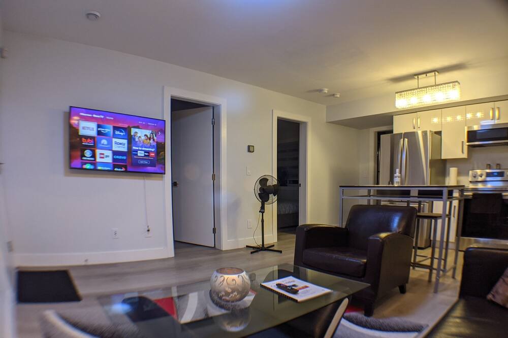 Photo of Livingroom in Guildford