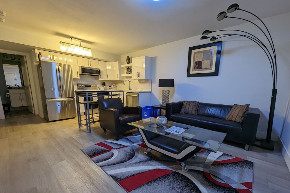 Photo of Livingroom in Guildford
