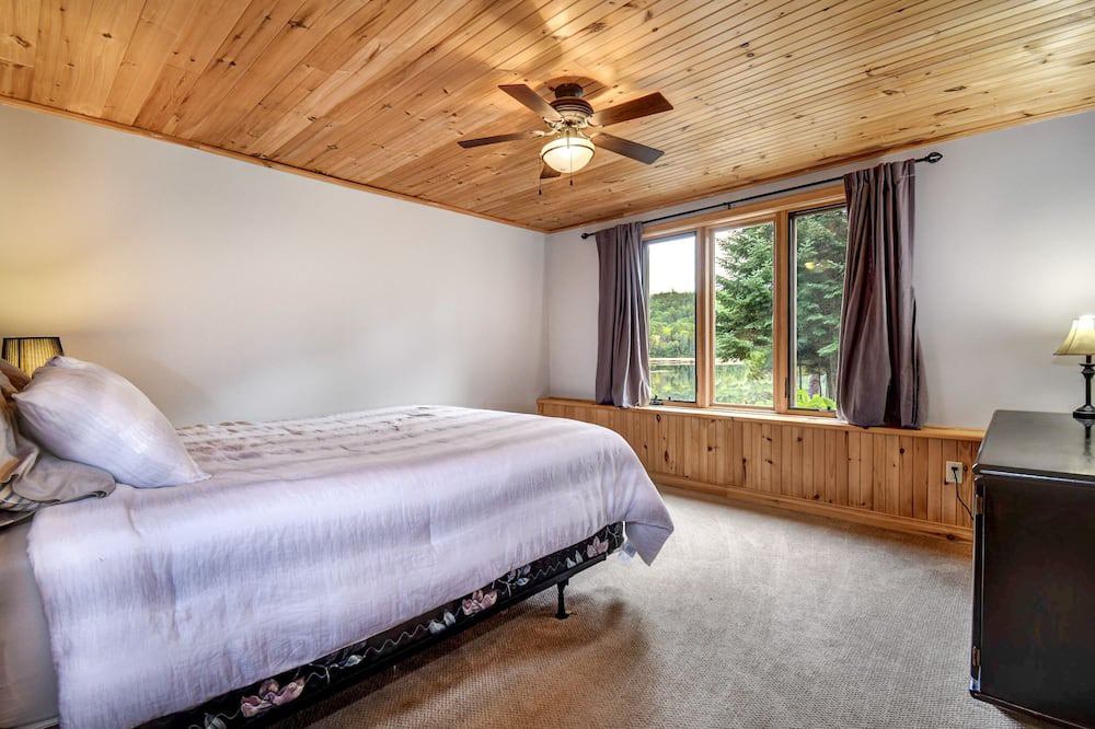 Photo of Bedroom in South Algonquin