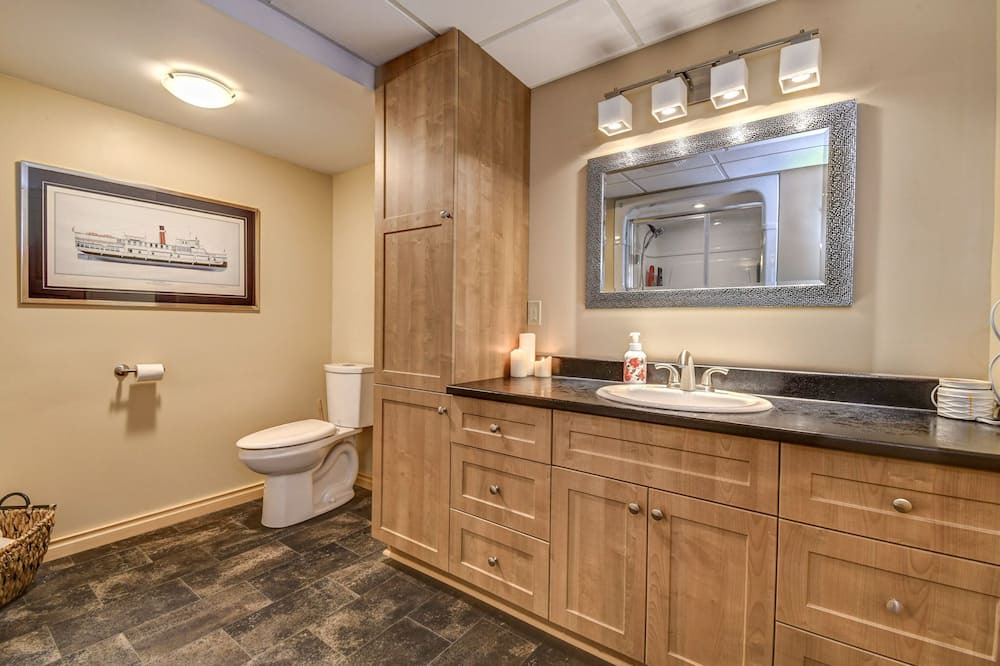 Photo of Bathroom in South Algonquin