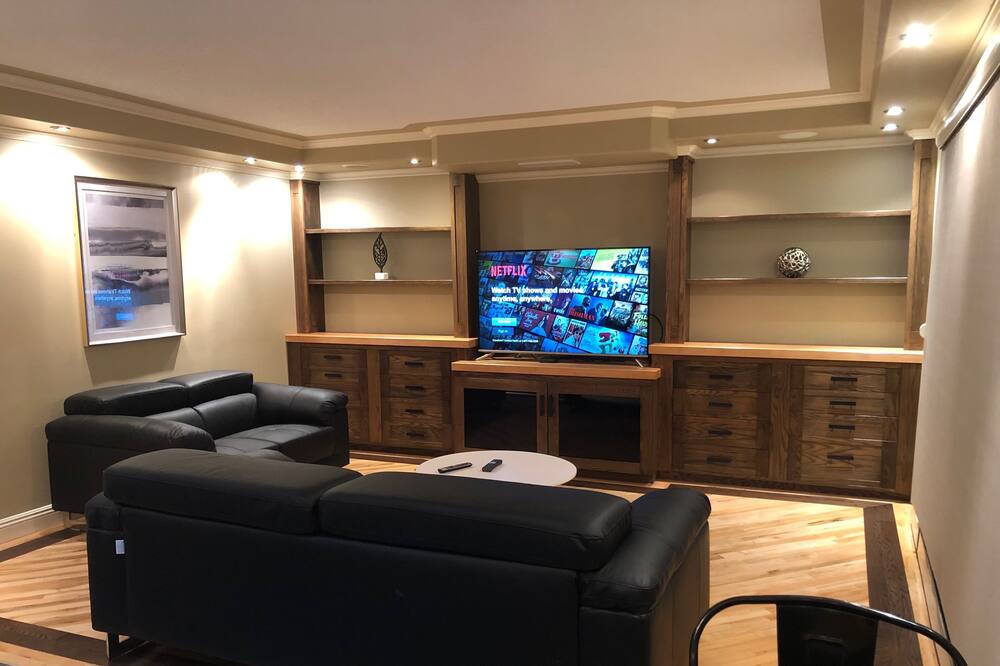 Photo of Livingroom in Whyte ave