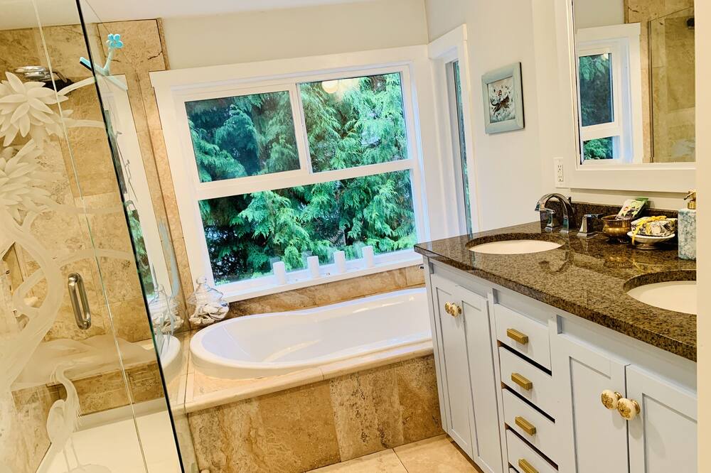 Photo of Bathroom in Regional District of Nanaimo