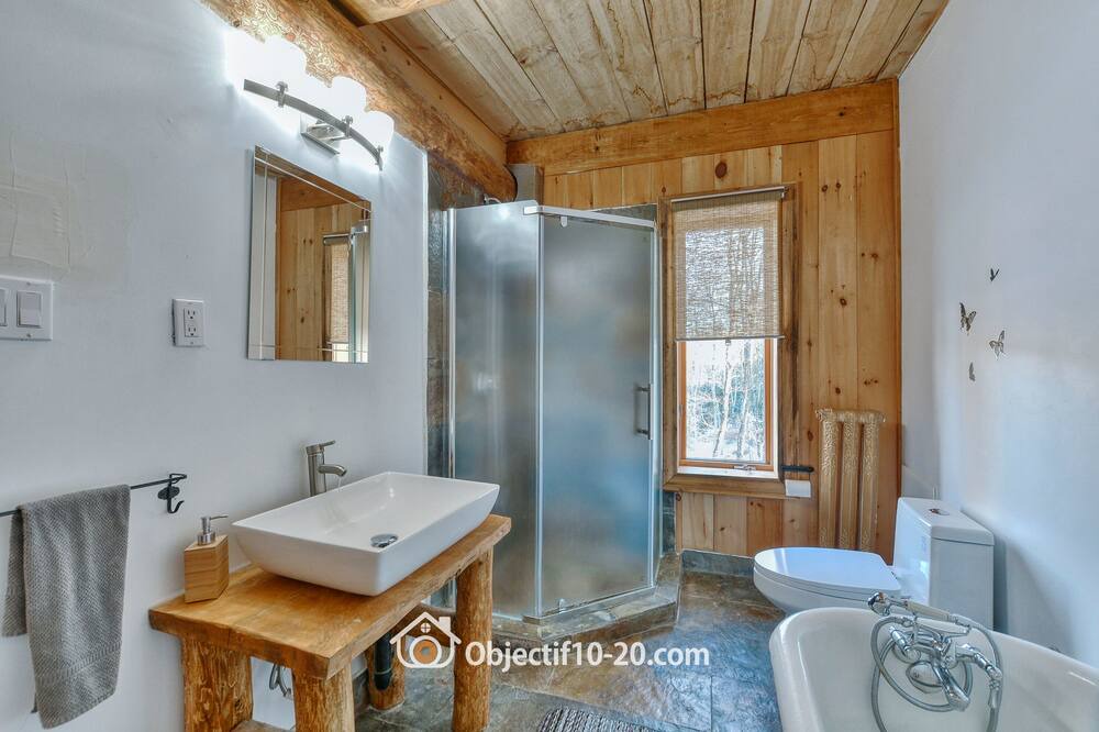 Photo of Bathroom in Wentworth-Nord