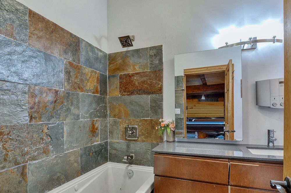 Photo of Bathroom in Wentworth-Nord