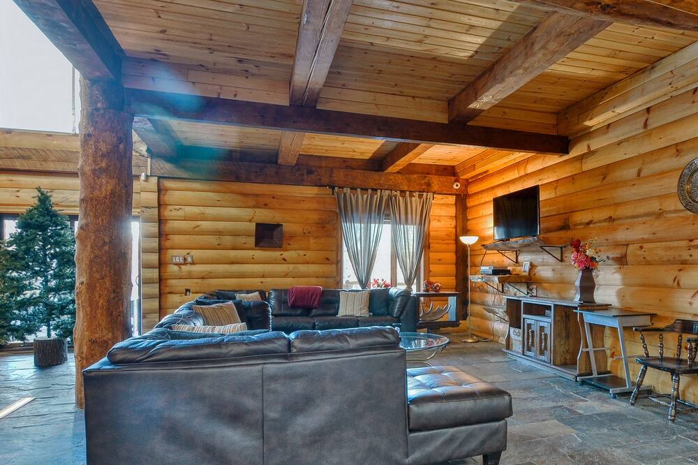 Photo of Livingroom in Wentworth-Nord