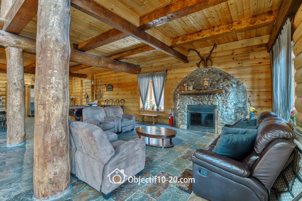 Photo of Livingroom in Wentworth-Nord