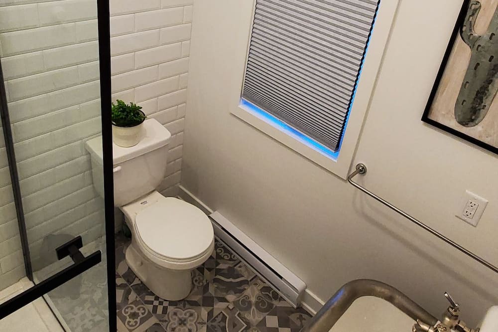 Photo of Bathroom in Val-des-Monts