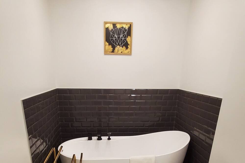 Photo of Bathroom in Val-des-Monts