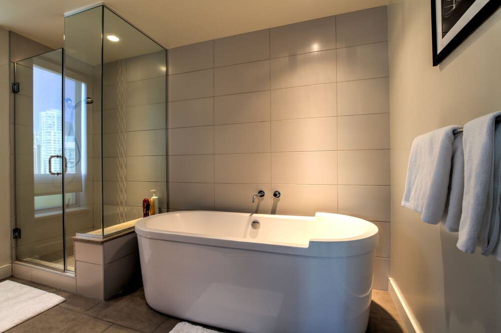 Photo of Bathroom in Coal Harbour