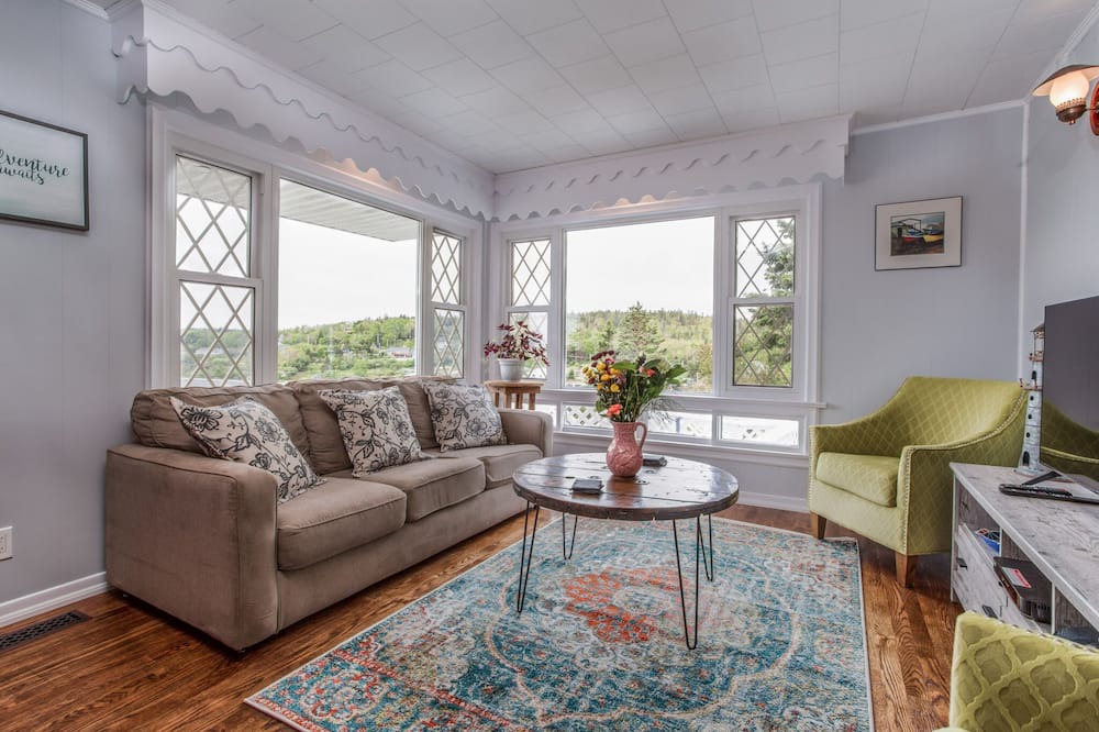 Photo of Livingroom in Northwest Cove