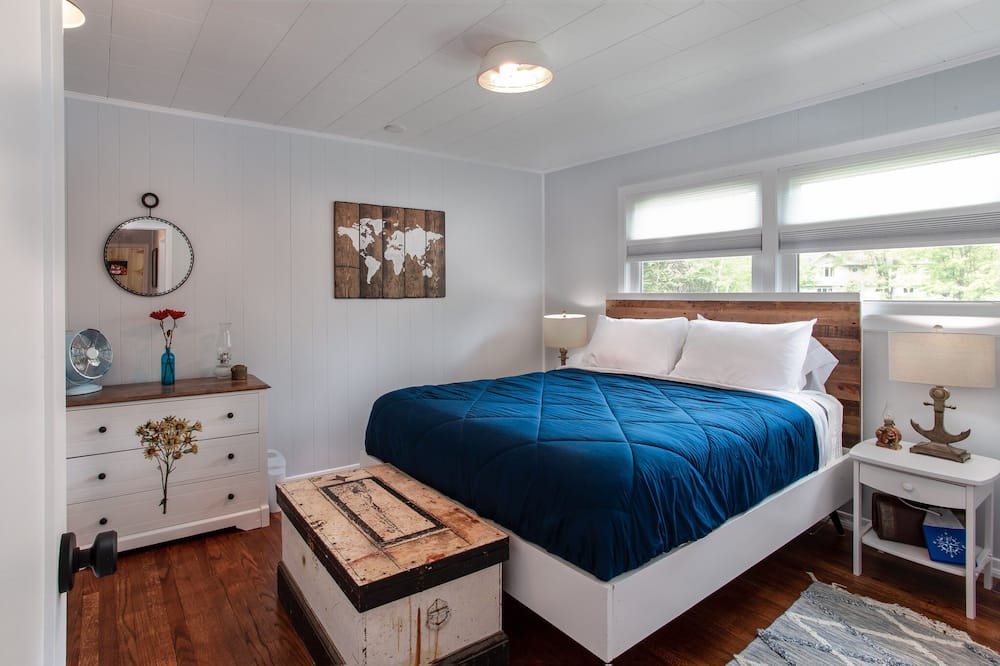 Photo of Bedroom in Northwest Cove