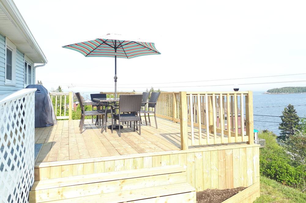 Photo of Patio Balcony in Northwest Cove