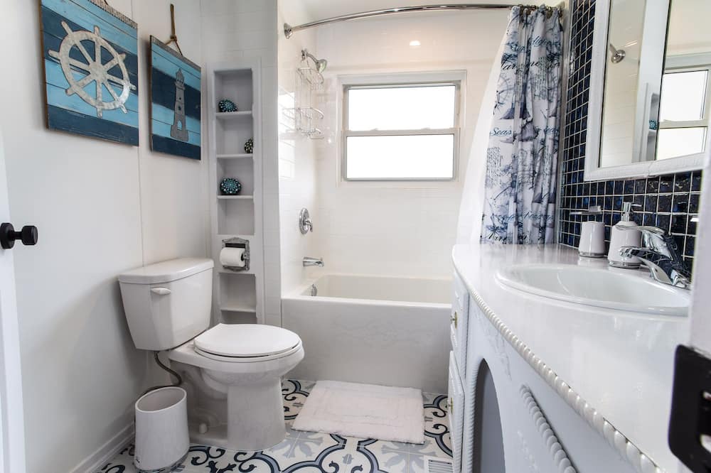 Photo of Bathroom in Northwest Cove