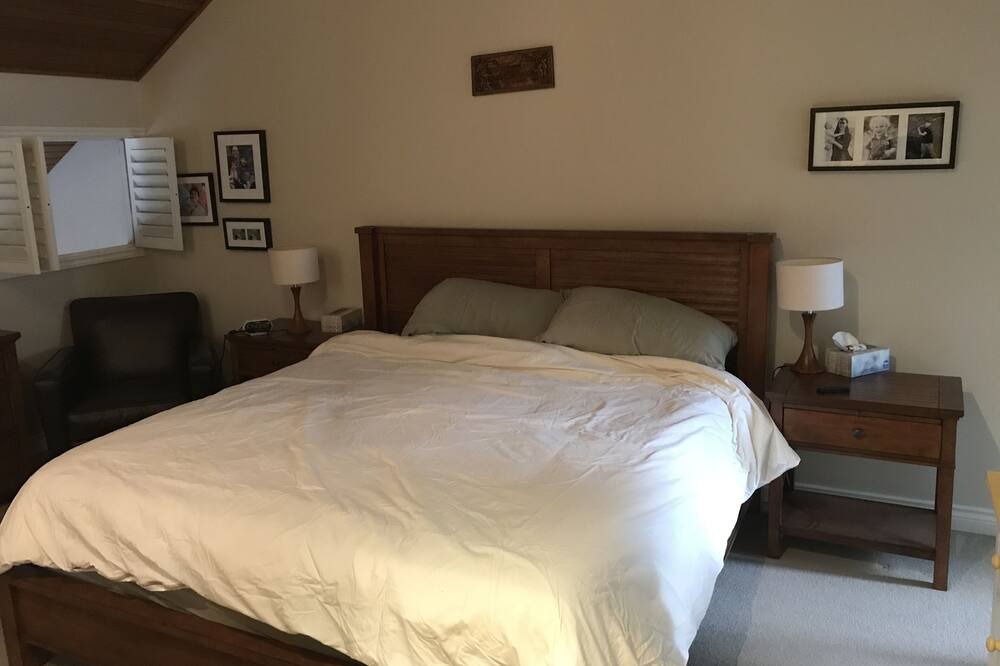 Photo of Bedroom in Whistler Cay Heights