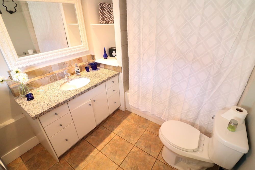 Photo of Bathroom in Lower Lonsdale