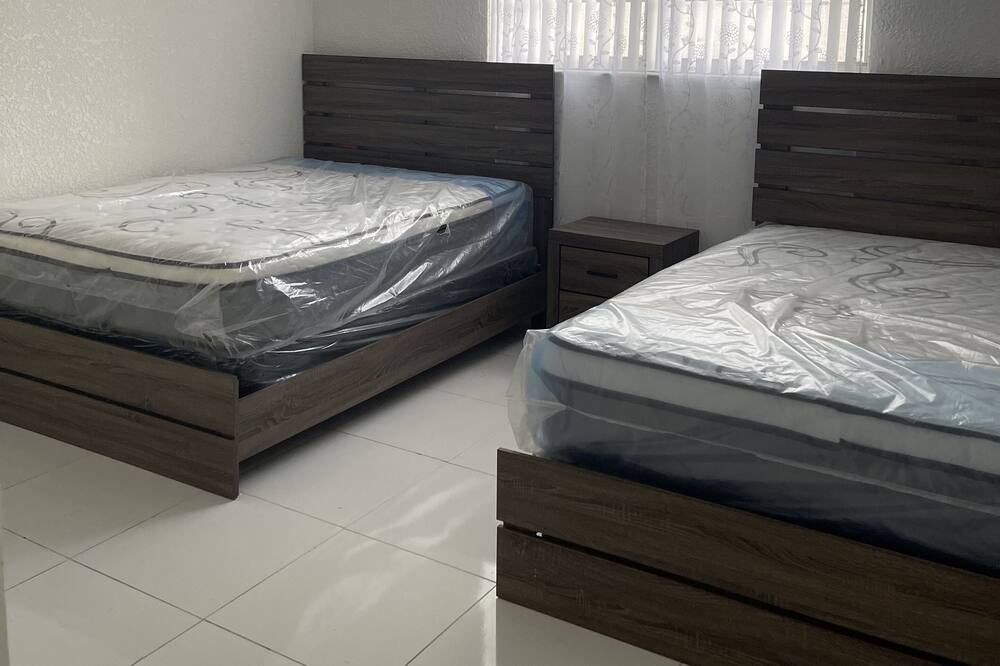 Photo of Bedroom in Dollard-des-Ormeaux