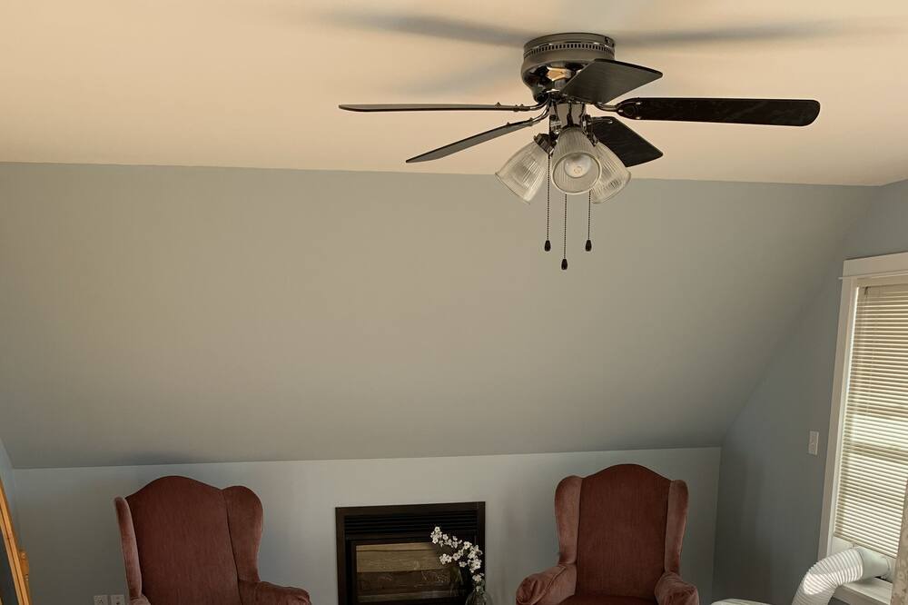 Photo of Livingroom in New London