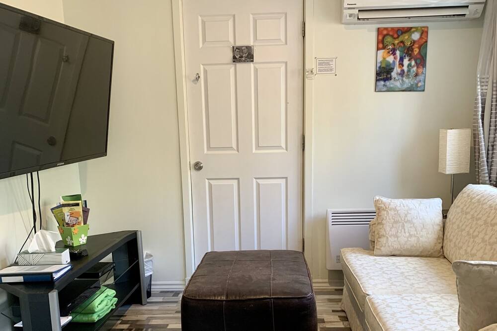 Photo of Livingroom in Tingwick