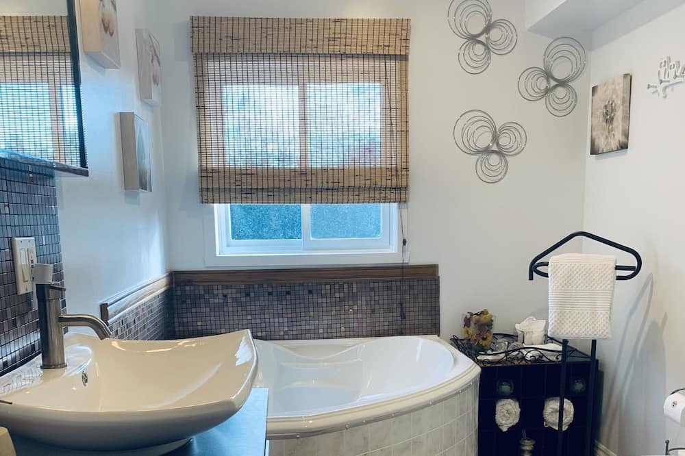 Photo of Bathroom in Tingwick
