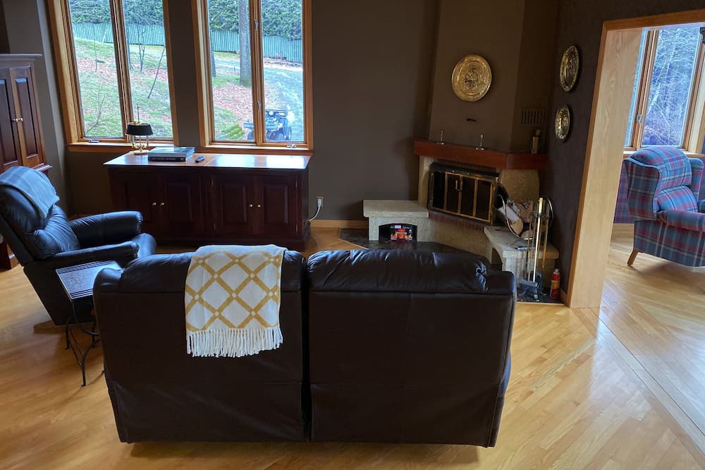 Photo of Livingroom in Ogden