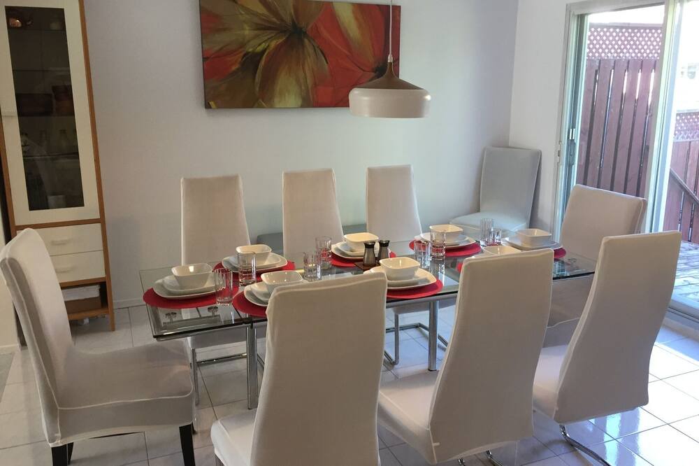 Photo of Kitchen in Laval-des-Rapides